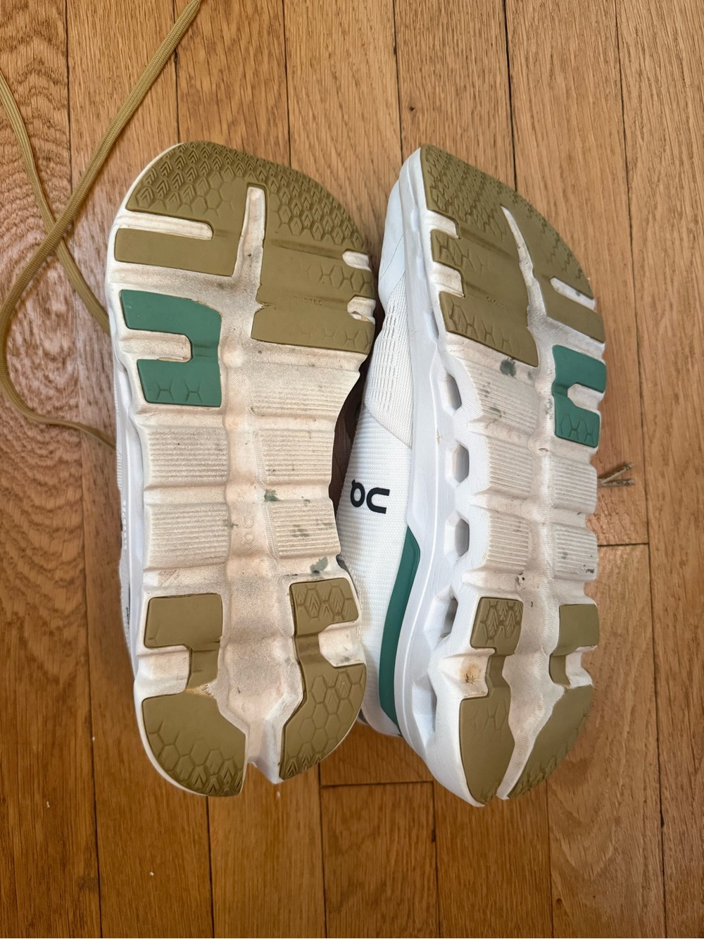 On Running women’s- Cloudrunner 2 Sneaker - Picture 6 of 9